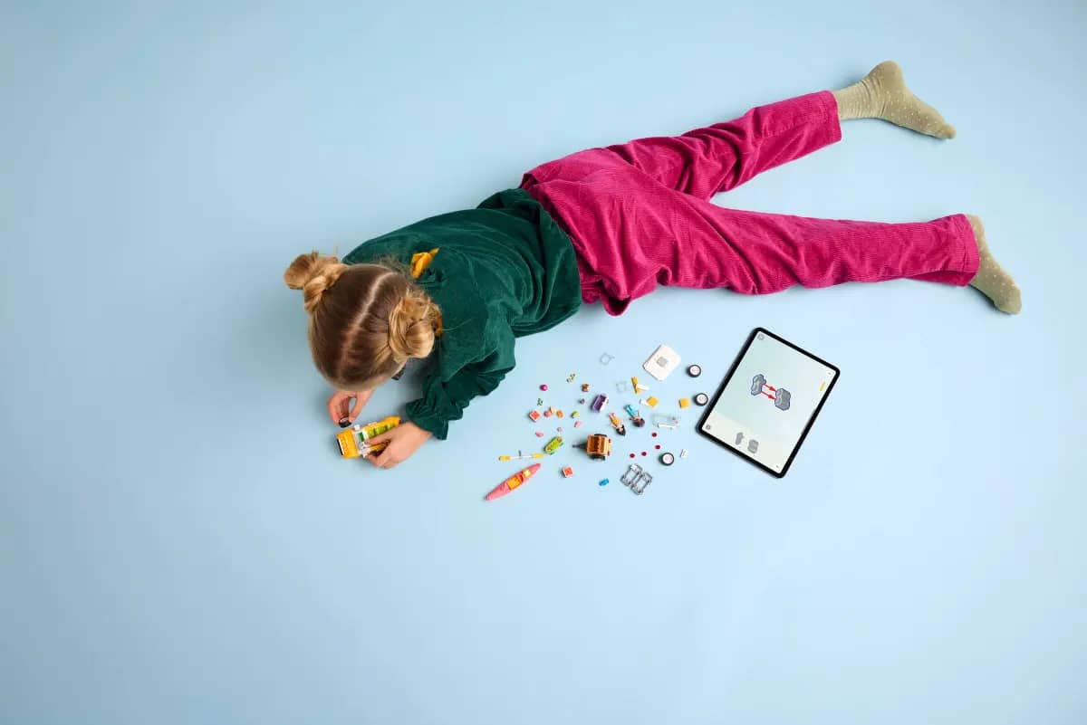 LEGO 42659 Friendship Road-Trip Travel Car - Friends