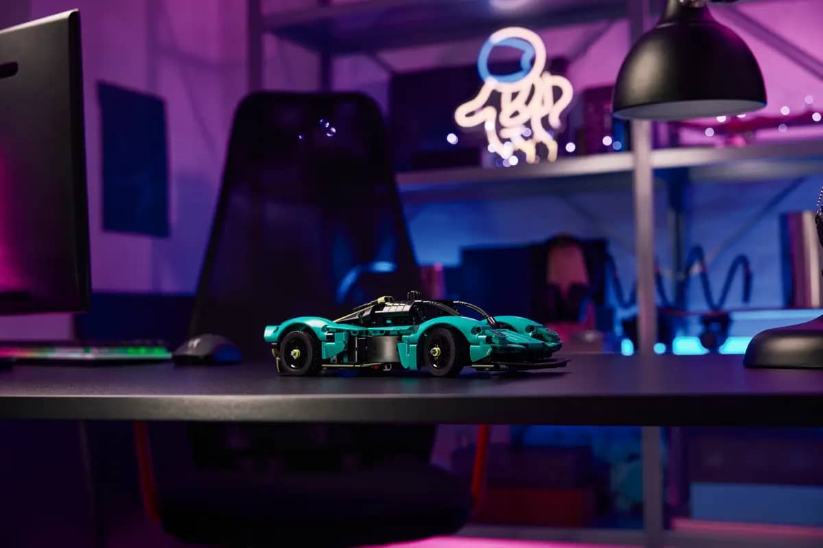 LEGO 42208 Aston Martin Valkyrie - Technic