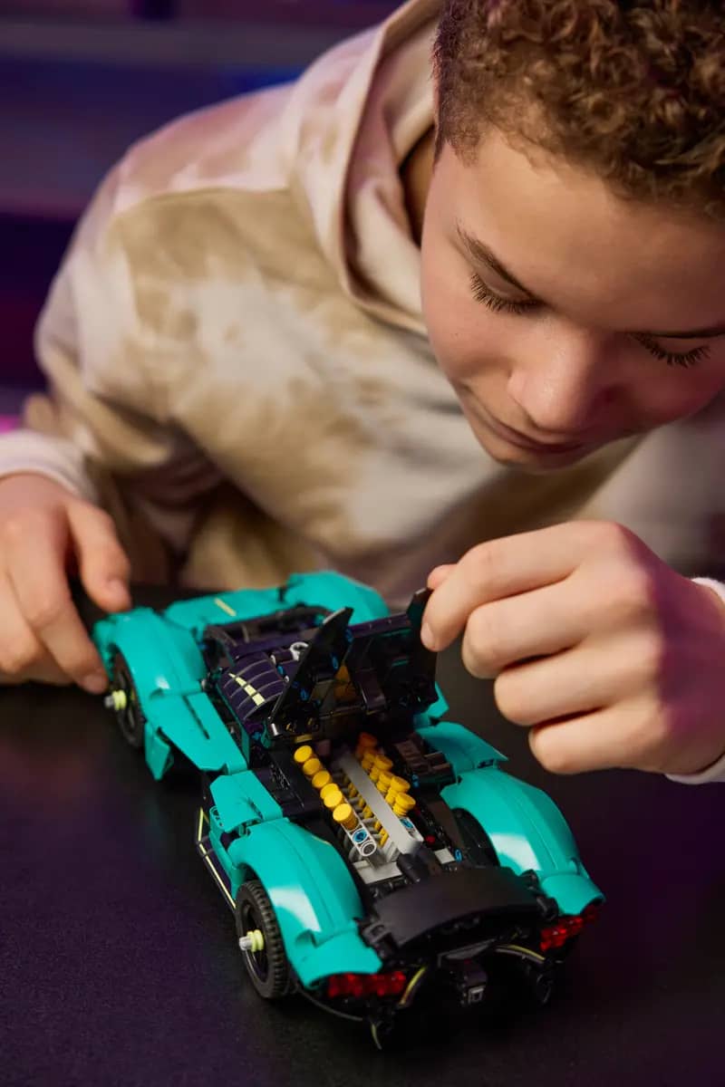 LEGO 42208 Aston Martin Valkyrie - Technic