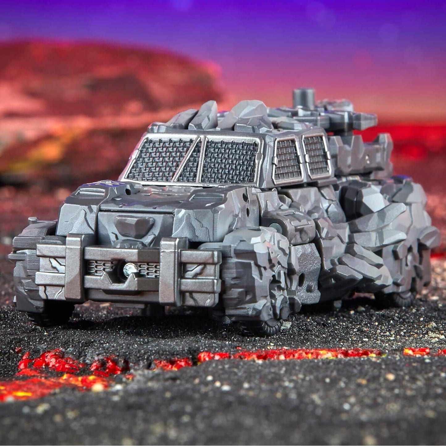 Transformers - Legacy United Deluxe Class Infernac Universe Magneous 5.5-inch Converting Action Figure - Hasbro