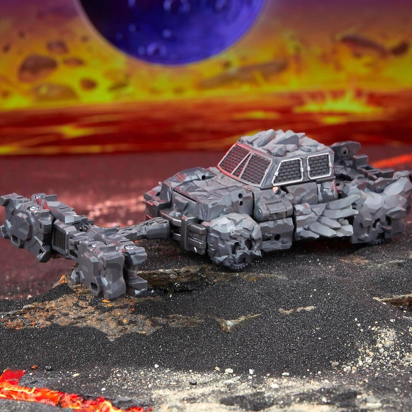 Transformers - Legacy United Deluxe Class Infernac Universe Magneous 5.5-inch Converting Action Figure - Hasbro