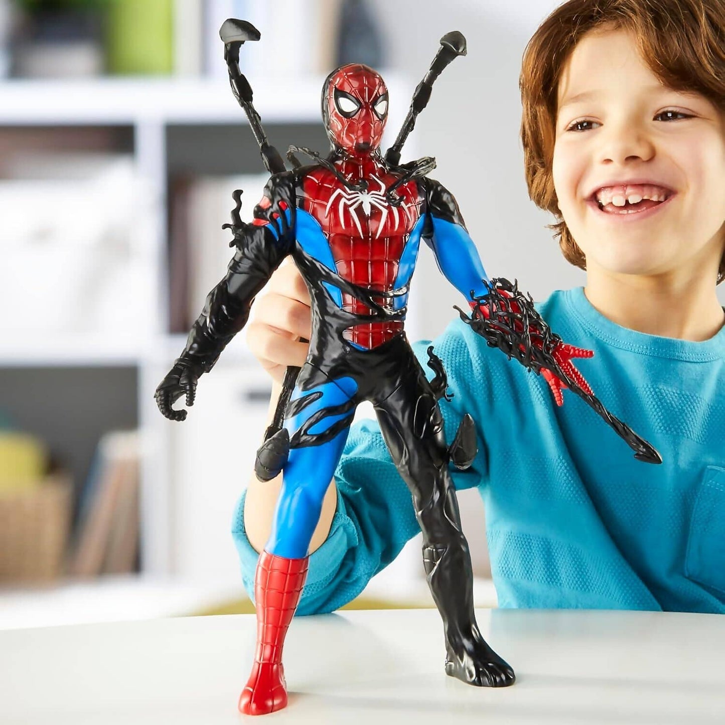 Marvel Spider-Man - VenomVersus Spider-Man Liquid Shifter Colour Change 11-inch Action Figure - Hasbro