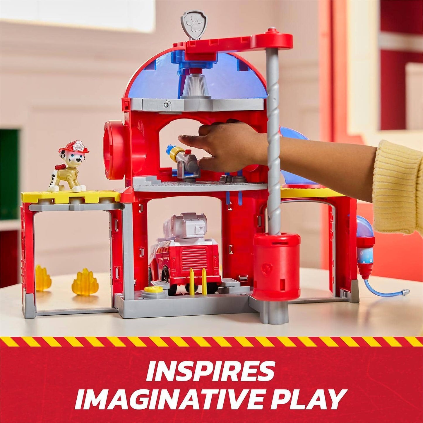 Paw Patrol - Fire Rescue: Fire Rescue Command Center with Marshall Figure Playset - Spin Master