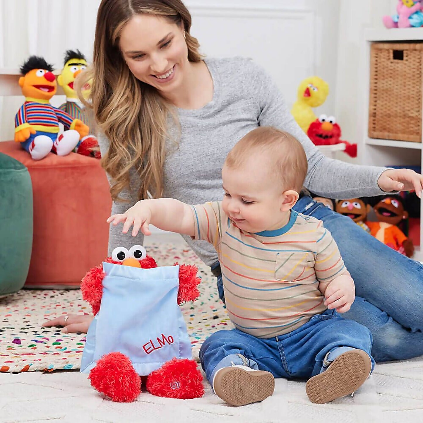 Sesame Street - Animated Peek-A-Boo Elmo Plush - Jasnor