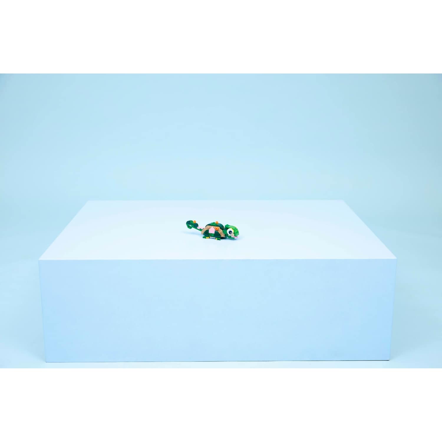 LEGO 31377 Turtle with a Water Lily Flower - Creator 3-in-1