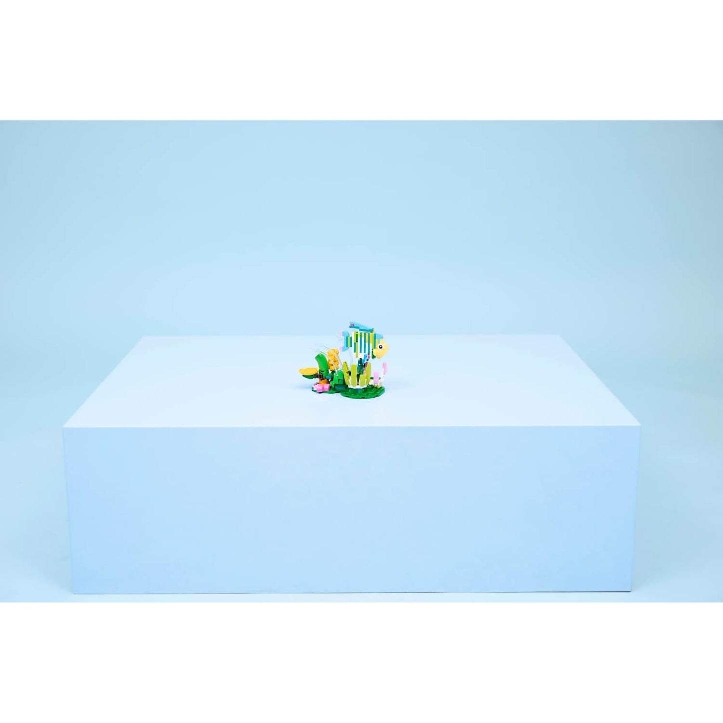 LEGO 31384 Wild Animals: Colorful Hummingbird - Creator 3-in-1