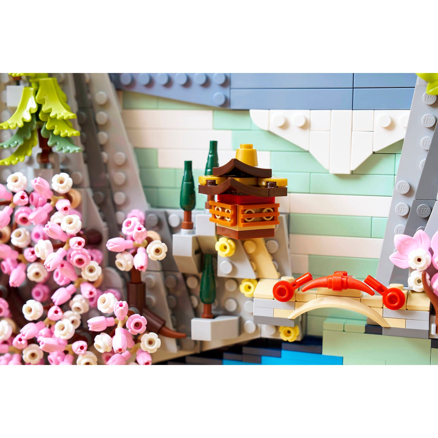 LEGO 31218 Japanese Cherry Blossom Landscape - Art
