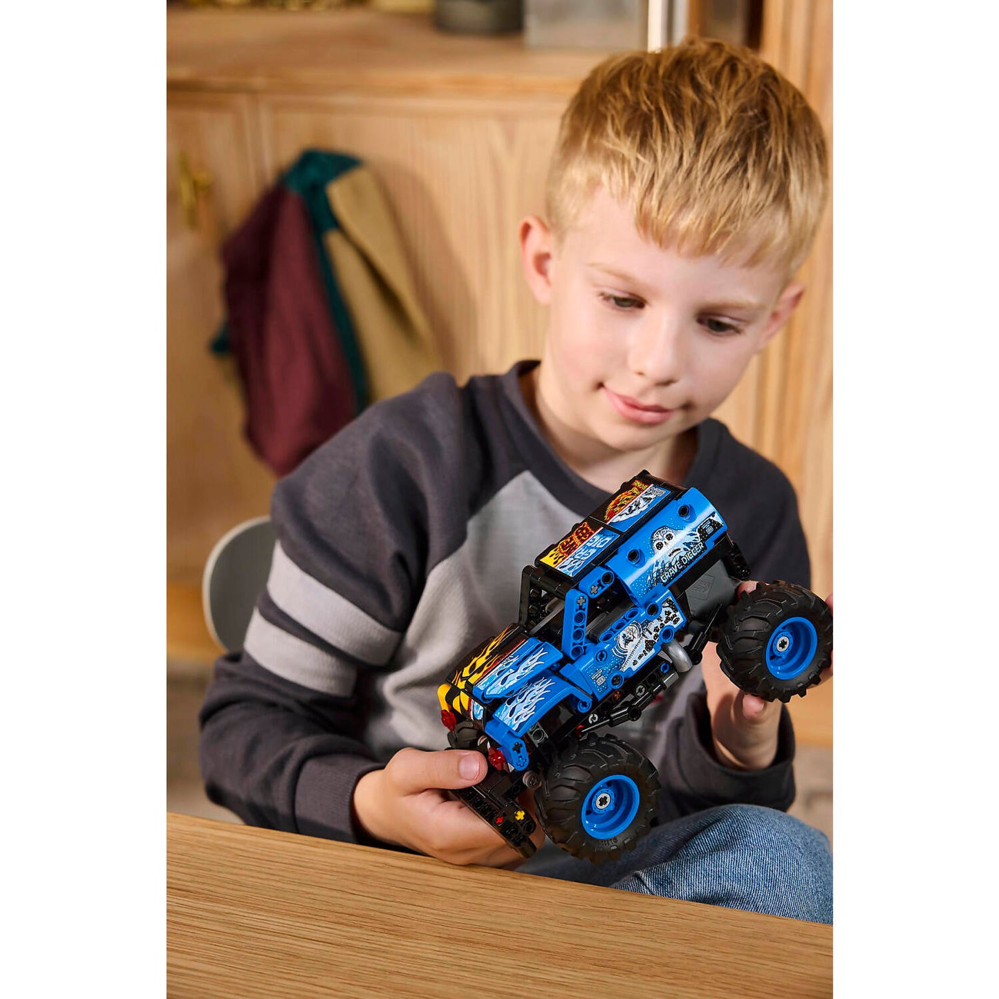 LEGO 42219 Monster Jam™ Grave Digger™ Fire and Ice - Technic