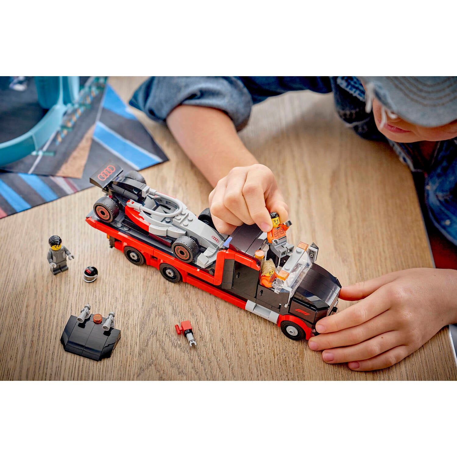 LEGO 60493 F1 Display Truck with Audi F1 Race Car - City