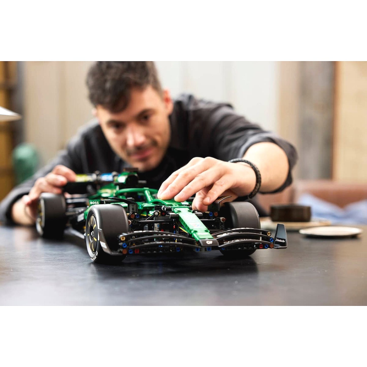LEGO - Aston Martin Aramco AMR25 F1® Car - Technic