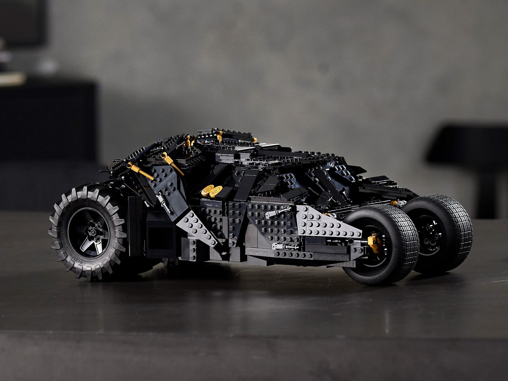 LEGO 76240 DC Batman Batmobile Tumbler - DC Super Heroes