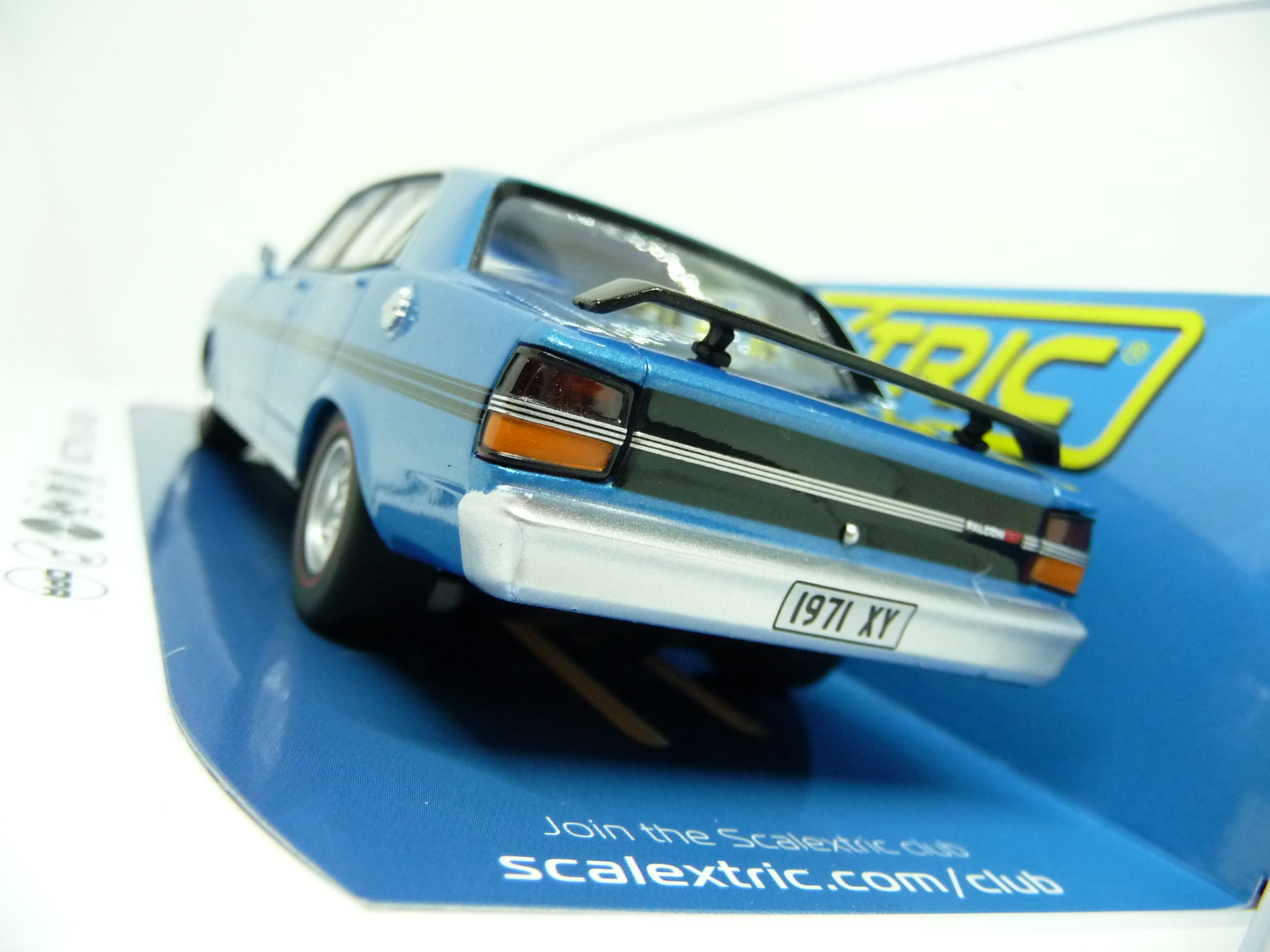 Scalextric - C4171 1:32 FORD XY FALCON - GTHO PHASE III - Electric Blue Slot Car