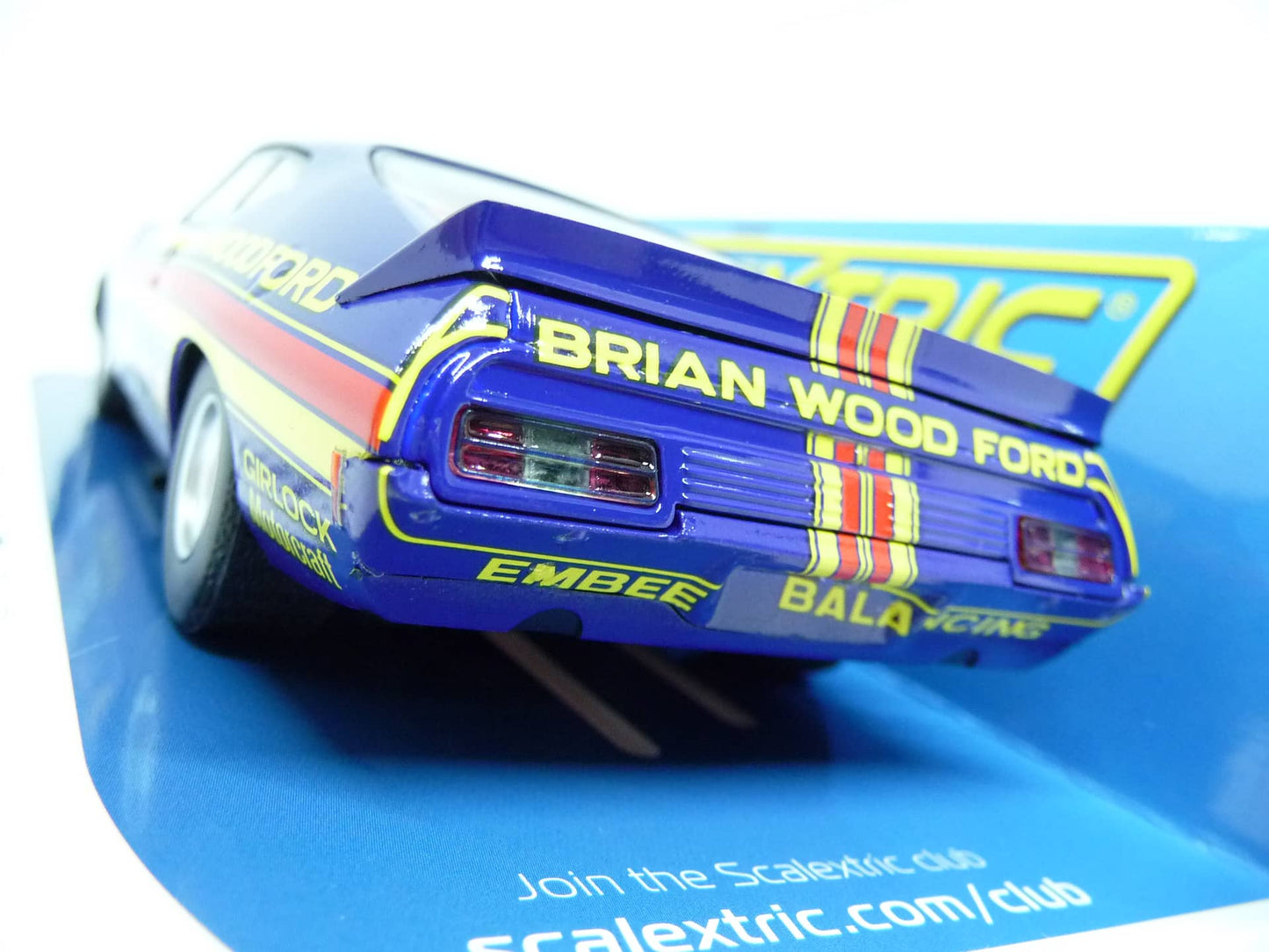 Scalextric C4260 1:32 Ford Falcon XC No18 Bathurst 1978 Slot car suit Carrera