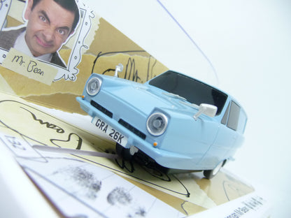 Scalextric -  C4259 1:32 RELIANT REGAL SUPERVAN MR BEAN Slot Car Suit Carrera