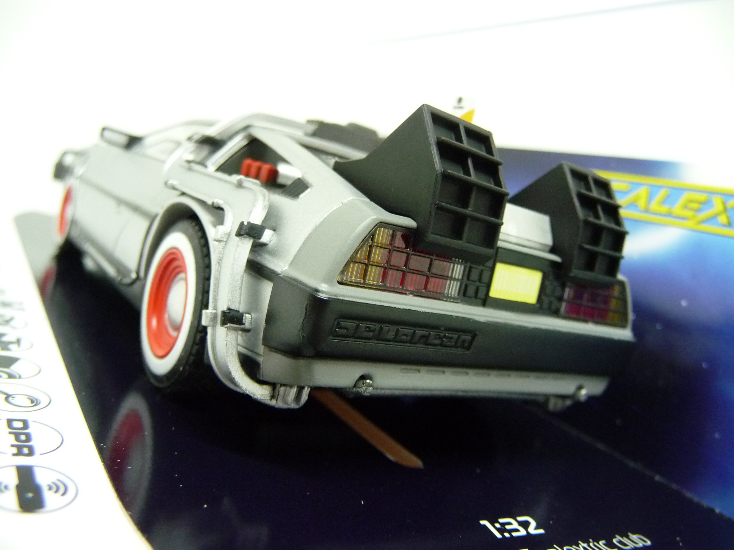 Scalextric - C4307 DeLorean Back to the Future 3 slot car also suits Carrera