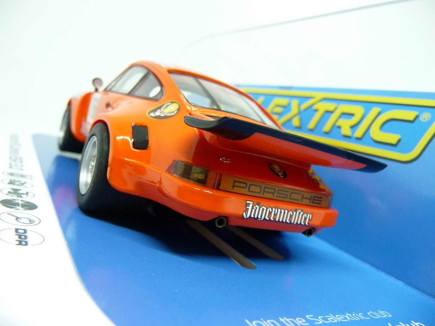 Scalextric C4211 1:32 Porsche 911 Carrera RSR  Slot Car Suit Carrera