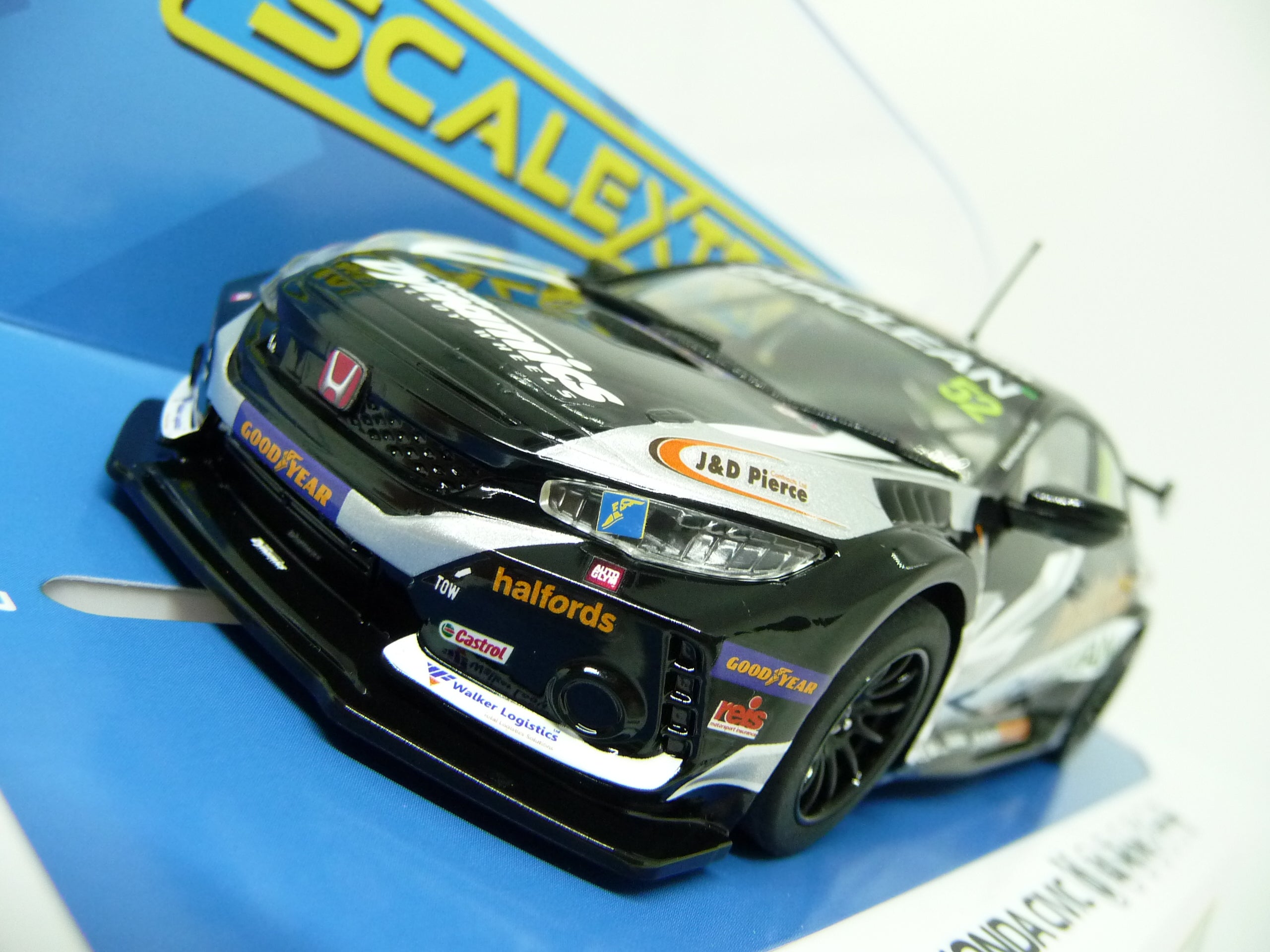Scalextric - C4297 Honda Civic Type R BTCC 2021 Golden Shedden slot car also suits Carrera